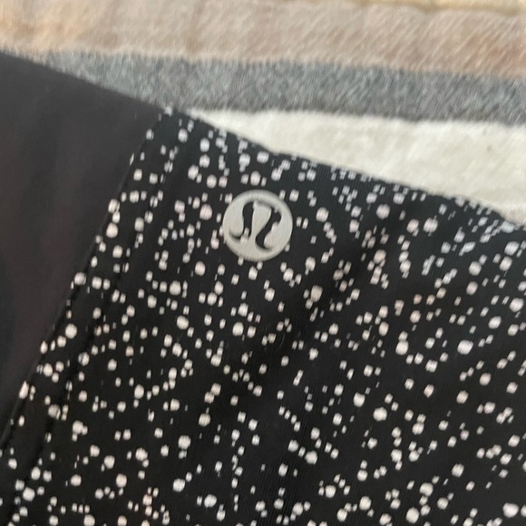 Luluelemon Yoga Pants Size 4 - Picture 2 of 3